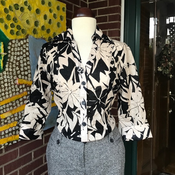 Harvé Benard Linen Button Down Top - Picture 3 of 6