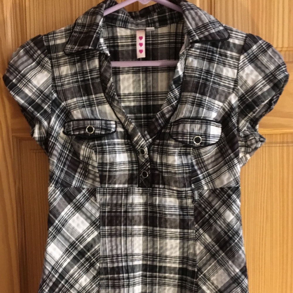 Black & silver plaid dress blouse. Size Medium