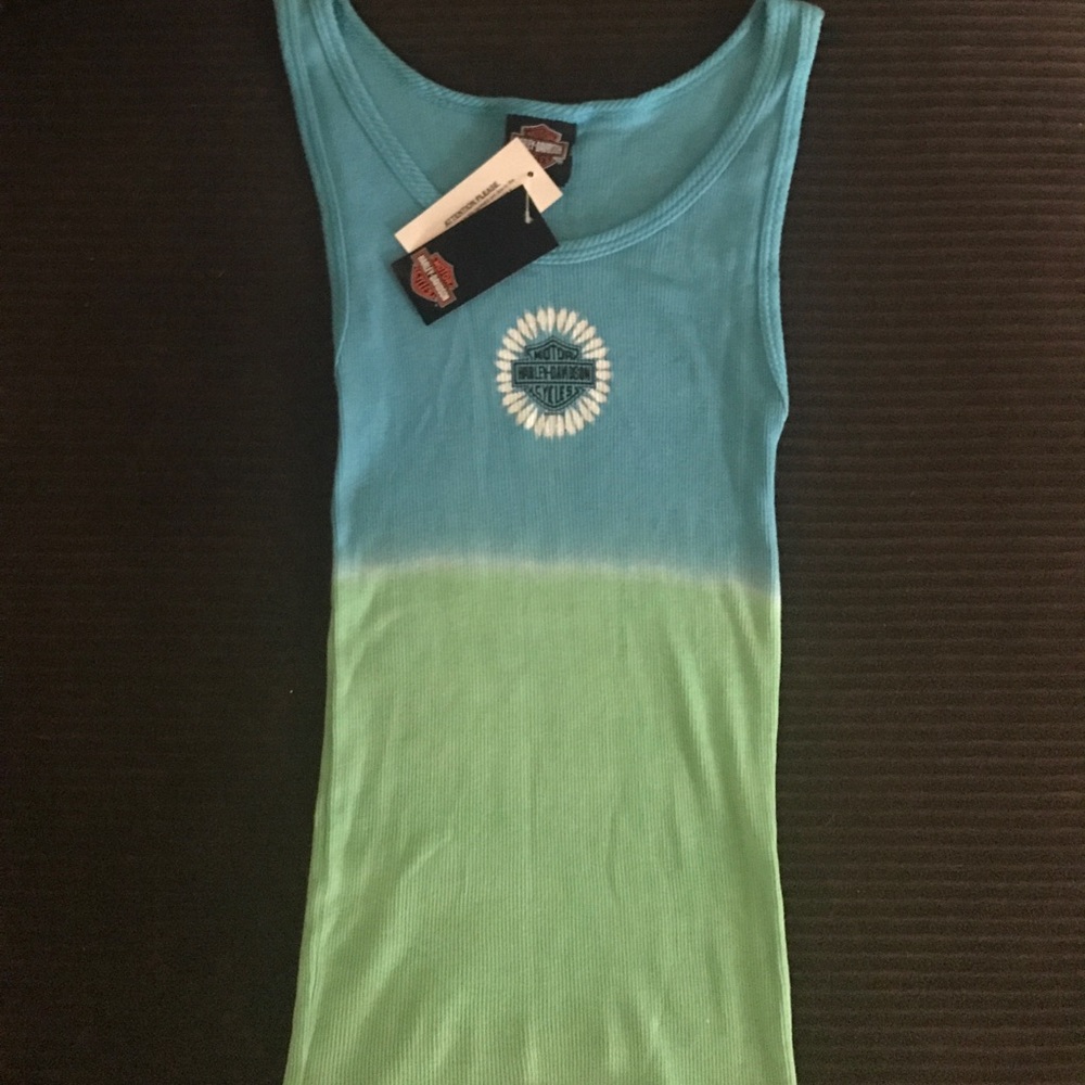 NWT--OMBRÉ TANK BEAUTIFUL COLORS