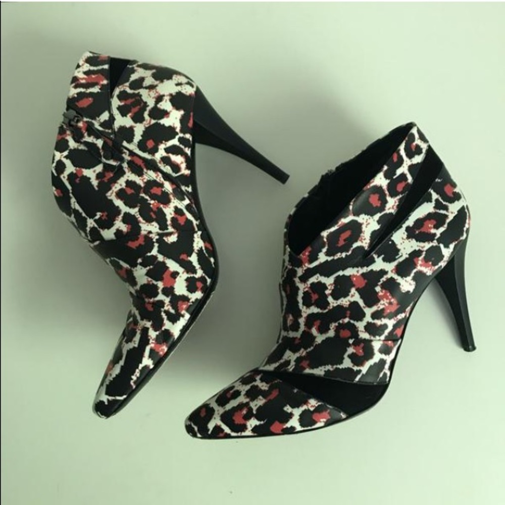 Alexander McQueen red leopard print ankle boots - Picture 3 of 8