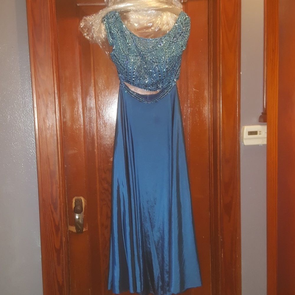 Peacock colored 2 piece prom/ formal dress