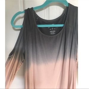 American Eagle ombré cut out sleeves shirt