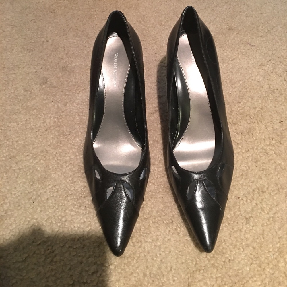 🛍SALE🛍Worthington black Genuine Leather pumps