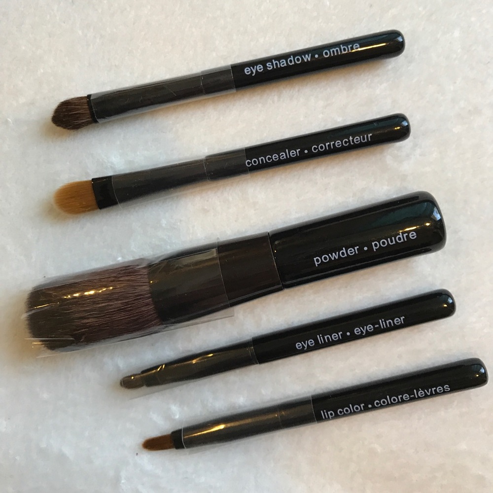 BRAND NEW TRAVEL MAKE UP BRUSH KIT