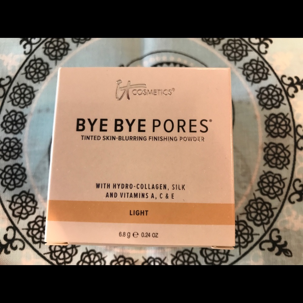 Bye Bye Pores! Finishing Powder - Light