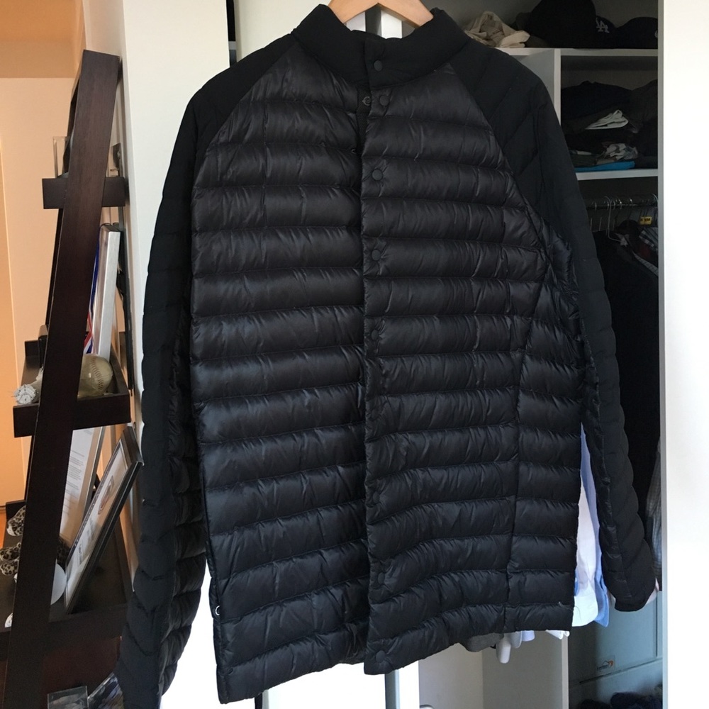 Lululemon size XL Black Down Jacket