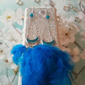 Earrings with feathers