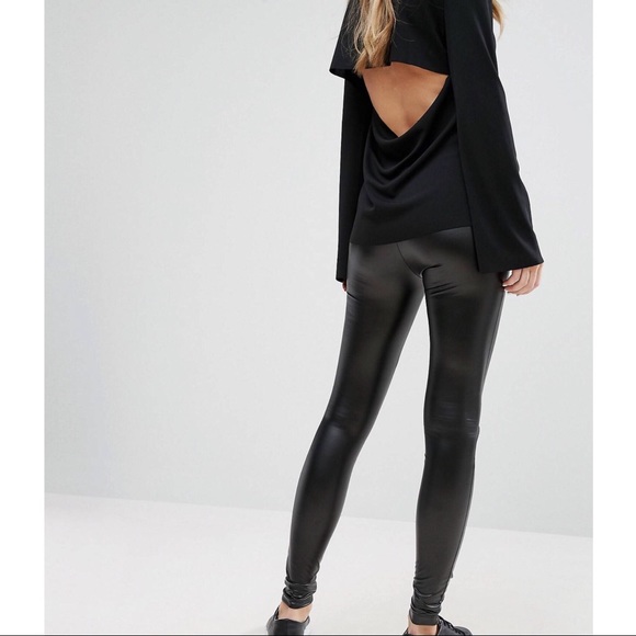 SALE❗️LAST 1(M)❗️Faux Leather Knee Slit Leggings - Picture 2 of 8