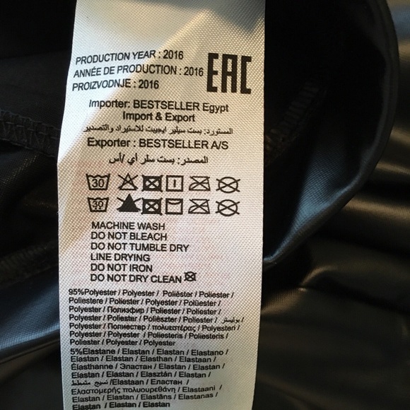 SALE❗️LAST 1(M)❗️Faux Leather Knee Slit Leggings - Picture 8 of 8