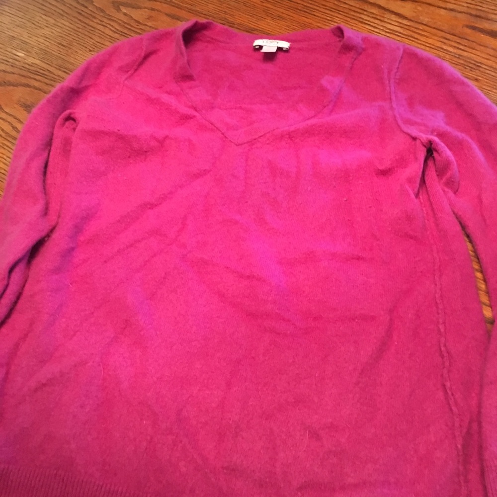 Loft Cashmere Vneck size XL