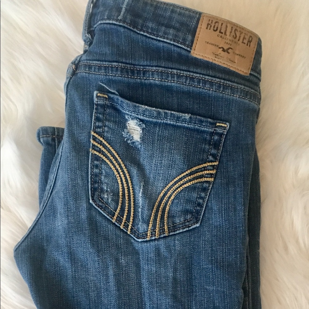 Hollister Jeans Size 5 Short.