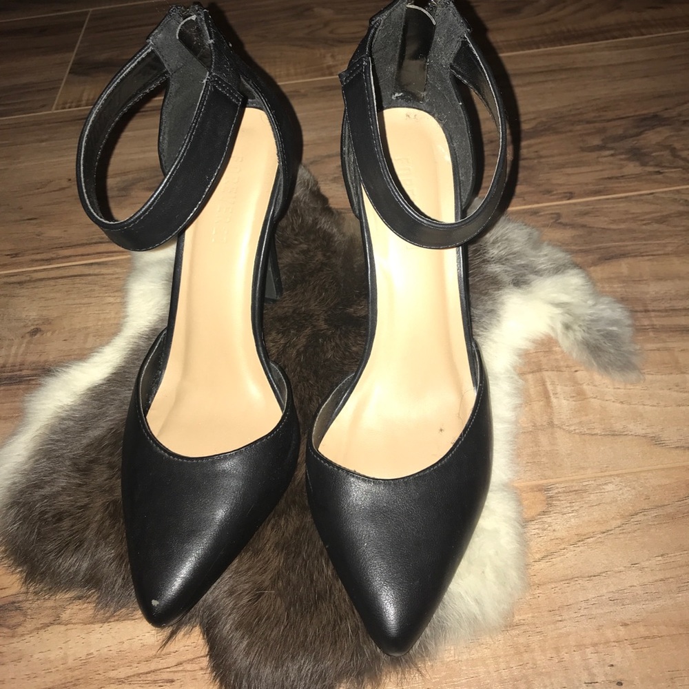 F21 ankle strap heel 👠