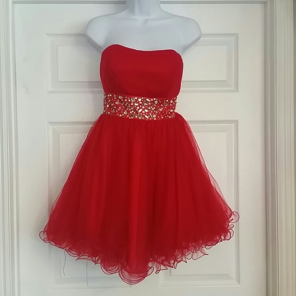Fabuluxe size medium homecoming dress