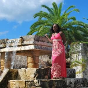 Meet your Posher, Trinia