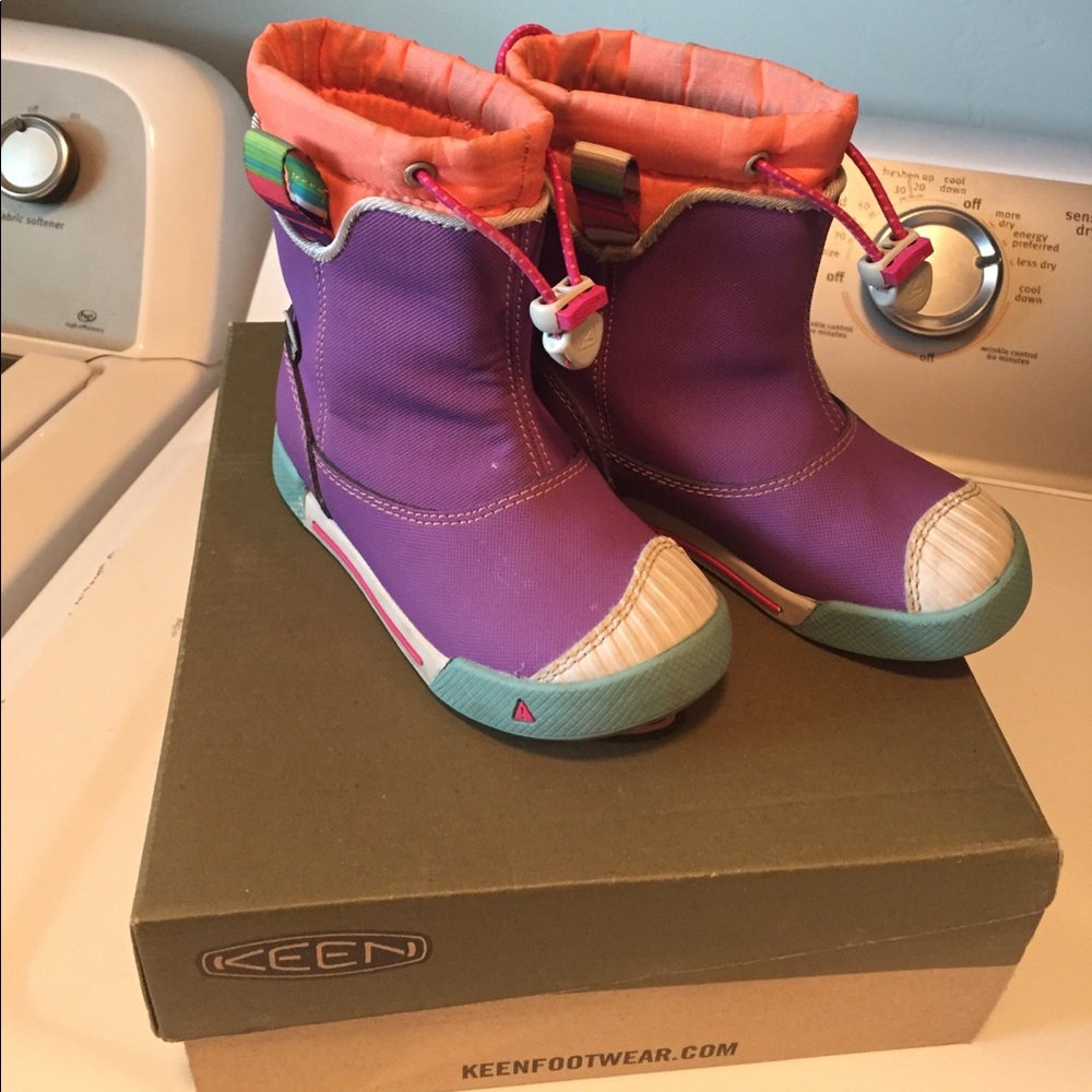Keen rain boots pre loved