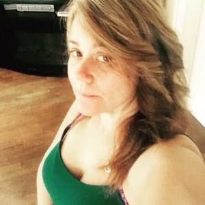 Meet your Posher, Carrie