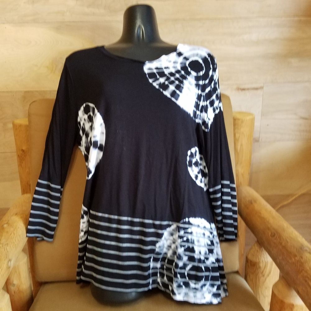 PULLOVER ISELA BLACK/WHITE TOP WITH 3/4+ SLEEVES