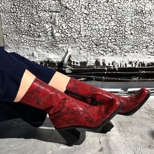 Vintage Red Snakeskin Embossed Leather Boots ❤️