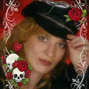 Meet your Posher, Ladora