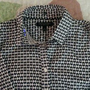 Banana Republic black & white pattern button-down