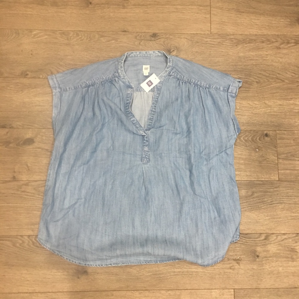 NWT Gap sleeveless Denim top