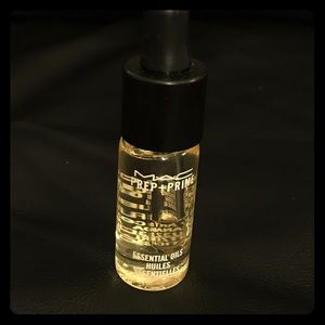 Mac Essentials Oils