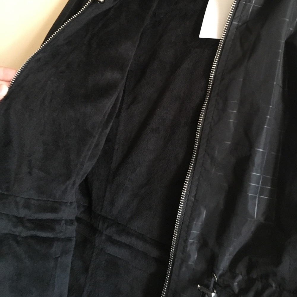 D.E.T.A.I.L.S Reversible Jacket - Picture 2 of 3
