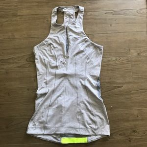 Lululemon sz 4 cycling top