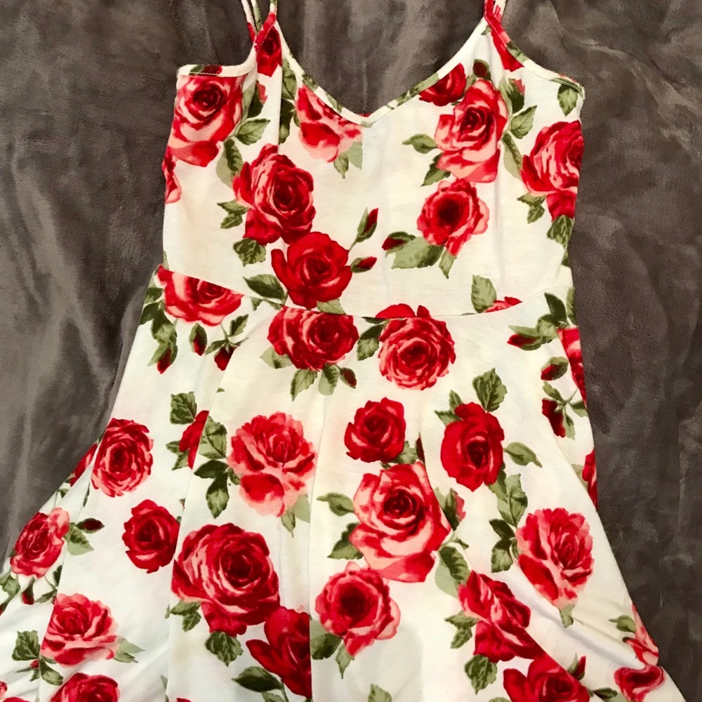 Beautiful floral dress!