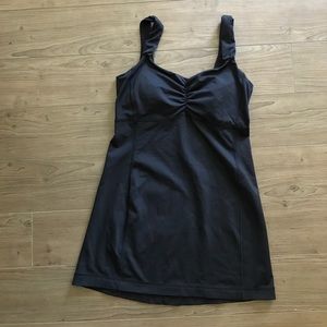 Lululemon flow y tank with cups sz 6