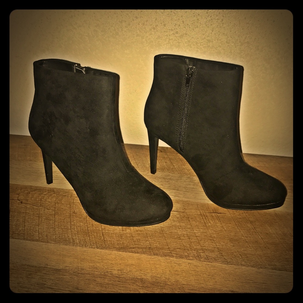 *PRICE DROP* Sexy Black Ankle Boots