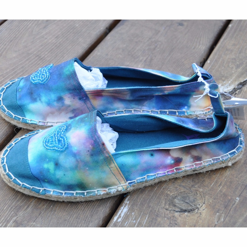 New DISNEY PARKS Mickey Tie-Dye Espadrilles NWT - Picture 5 of 7