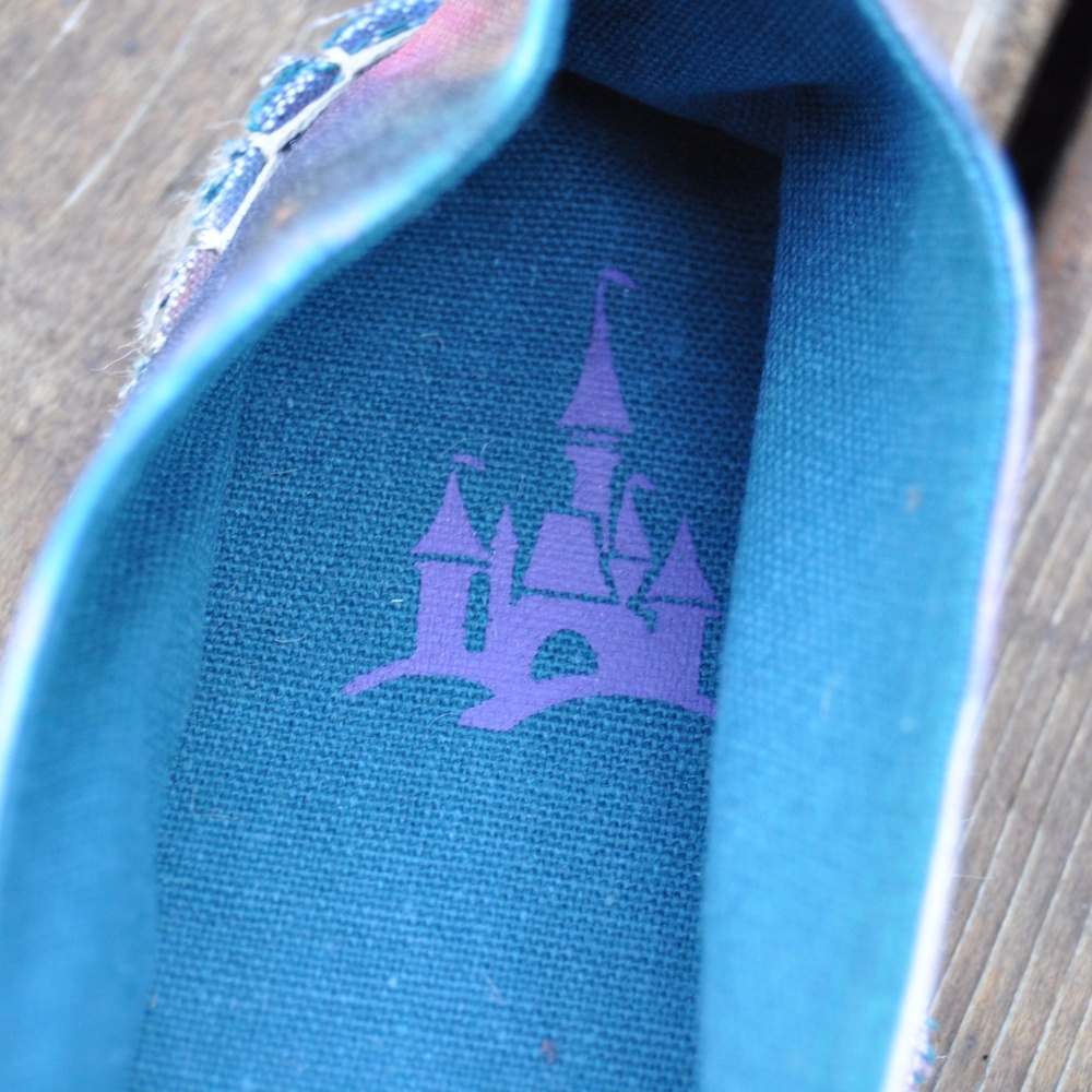 New DISNEY PARKS Mickey Tie-Dye Espadrilles NWT - Picture 7 of 7
