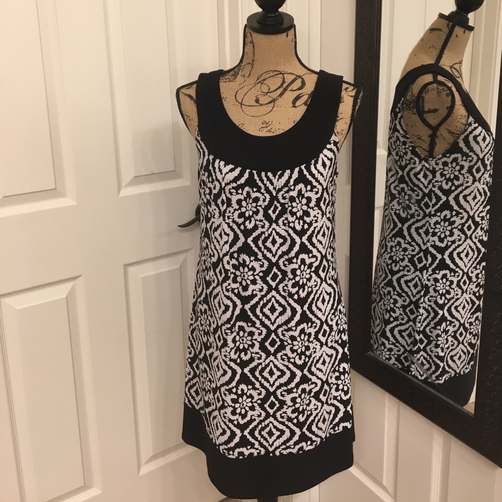 Juniors black and white print dress-Large