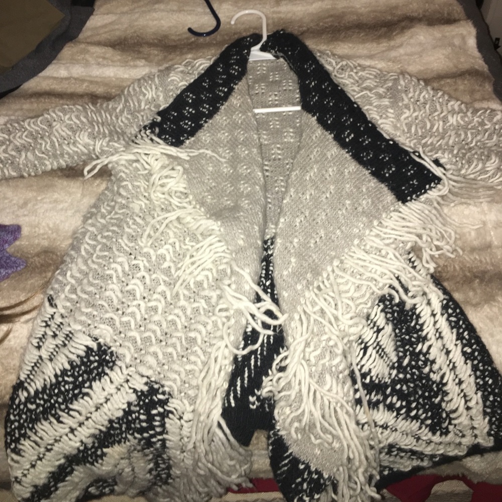 Grey indie loose fitting sweater