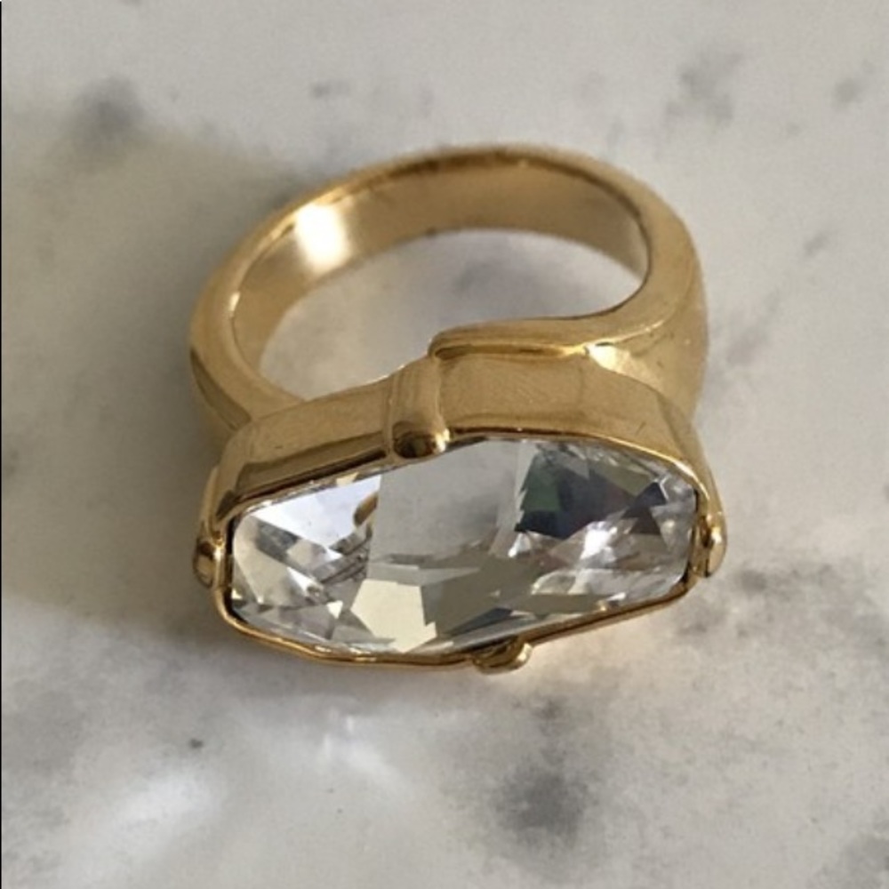 Liora RING WITH CRYSTALS FROM SWAROVSKI - Picture 4 of 8