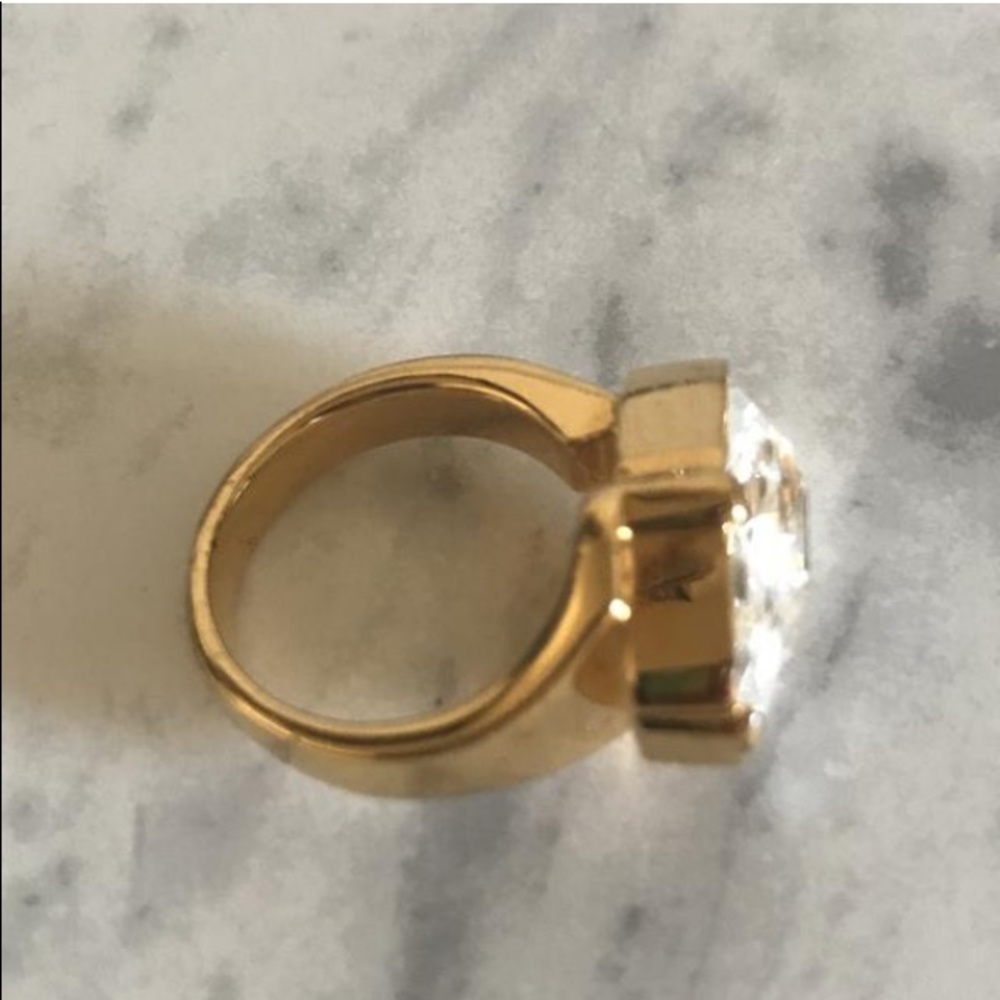 Liora RING WITH CRYSTALS FROM SWAROVSKI - Picture 6 of 8