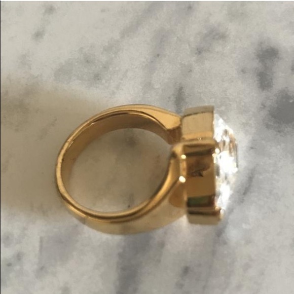 Liora RING WITH CRYSTALS FROM SWAROVSKI - Picture 6 of 8