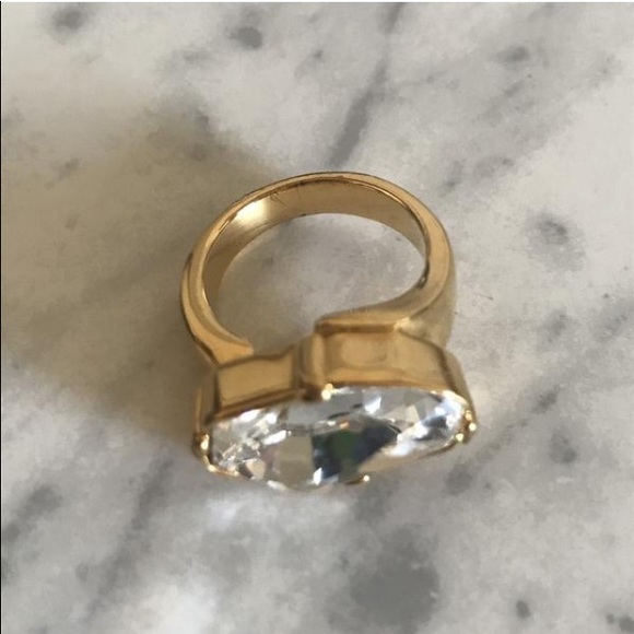 Liora RING WITH CRYSTALS FROM SWAROVSKI - Picture 7 of 8