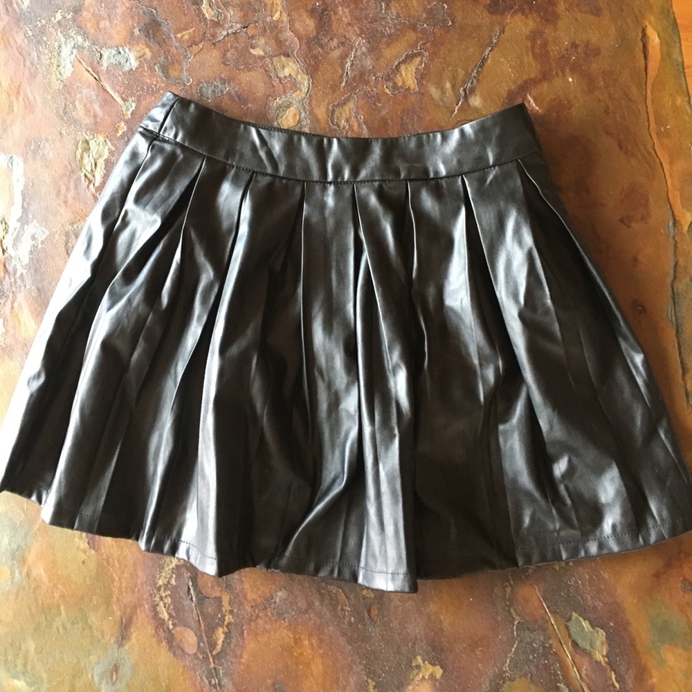 Forever 21 Pleather pleated skirt
