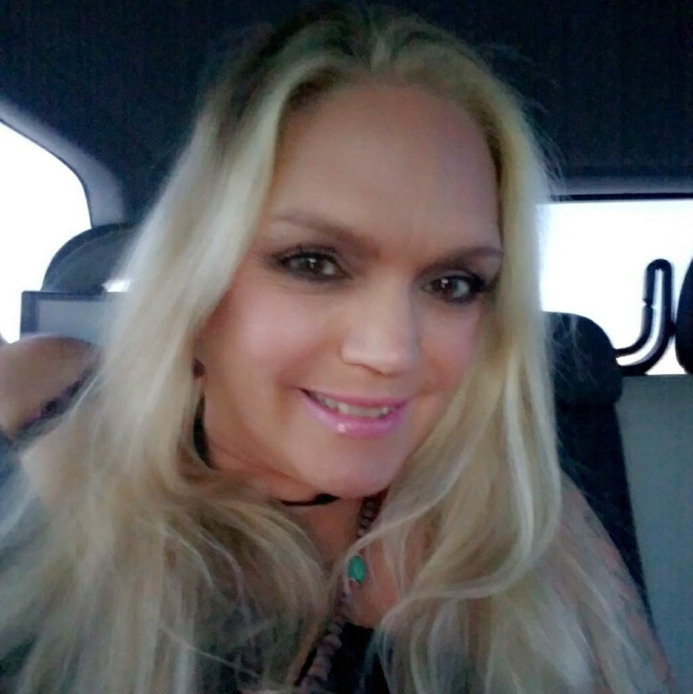 Meet your Posher, Julie Ann