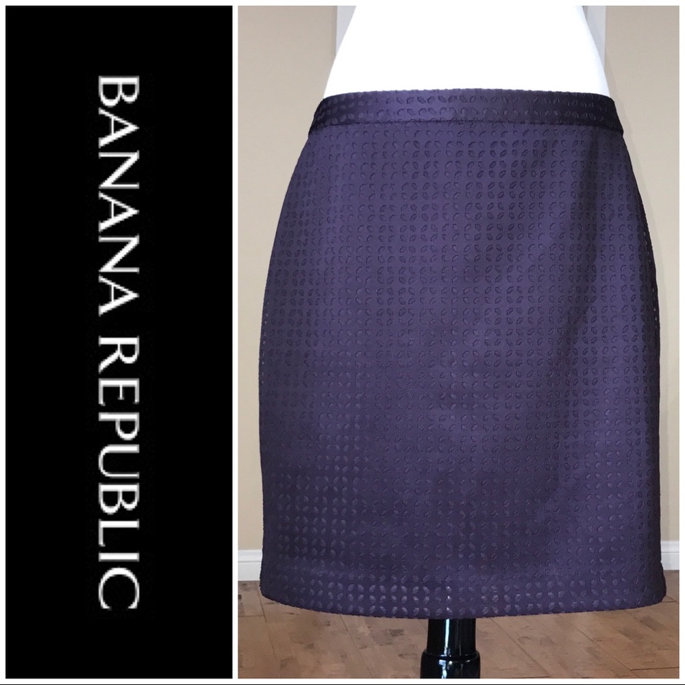 *SOLD* Banana Republic Plum / Purple Skirt Size 10