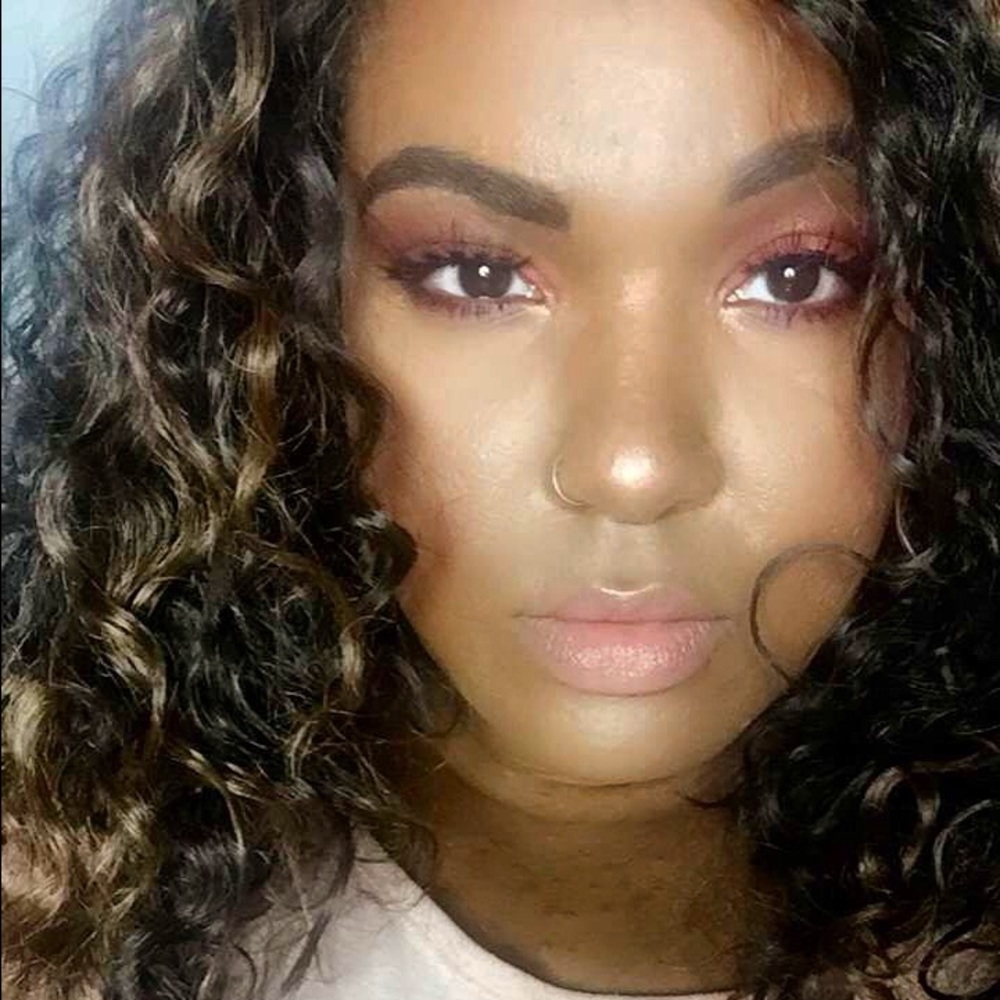 Meet your Posher, Elysia