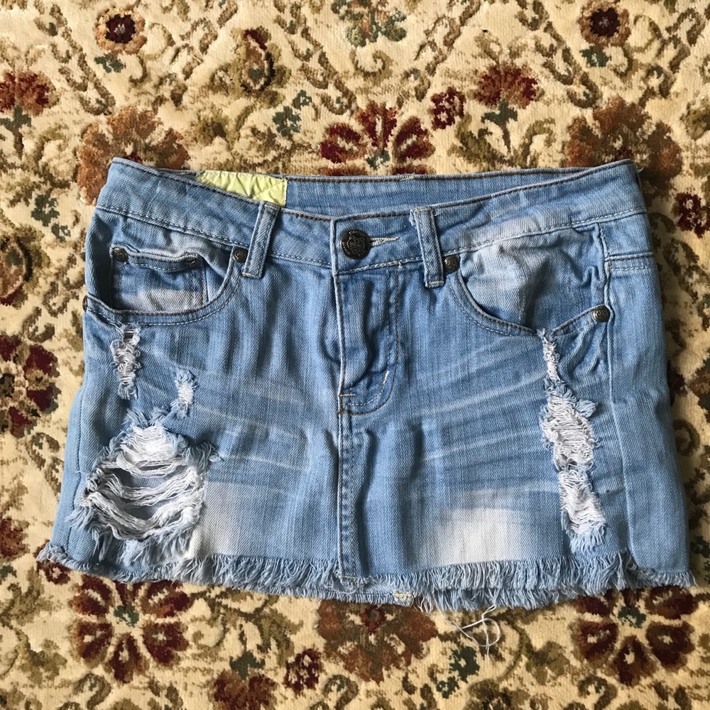 Distressed Denim Mini Skirt 💙