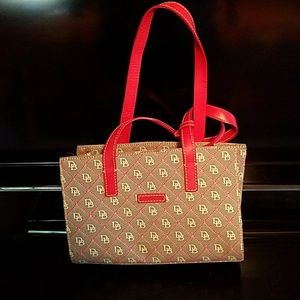 Dooney & Bourke