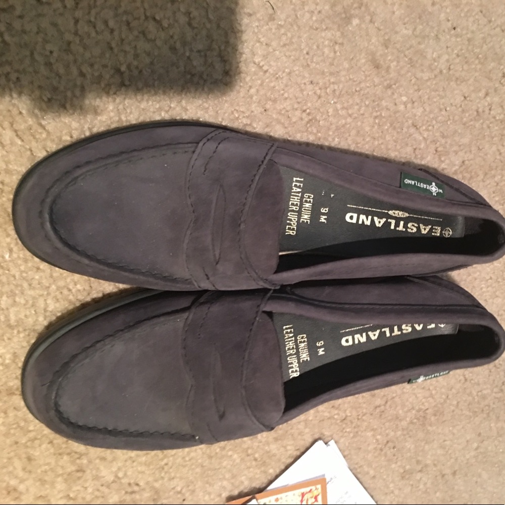 🛍SALE🛍NWOT Eastland Grey Suede Genuine Leather