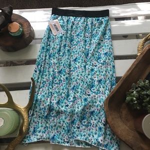 Lularoe skirt size small