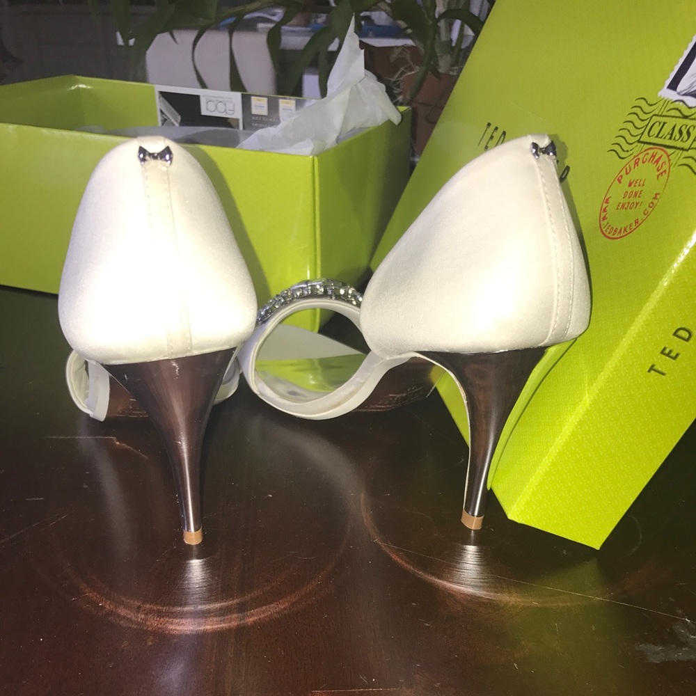 Ted baker of London. Brand new pumps.