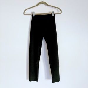 *NEVER WORN* K-Deer 'capri length' leggings