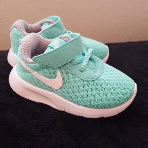 Nike baby size 4